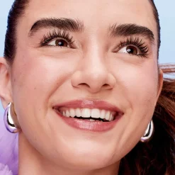 Mascara^Benefit BADgal Bounce -  Volumenspendende Mascara mit doppelseitiger Bürste