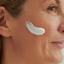 Dado Sens|Gezichtsverzorging^DADO SENS CRÈMEMASKER, - voor huid die regeneratie nodig heeft