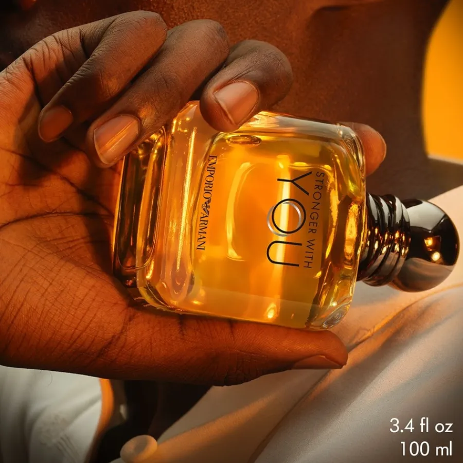 Luxe Herenparfum|Luxe Damesparfum^Armani Eau de Toilette Spray, Stronger With You