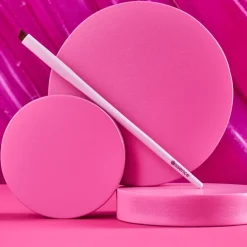 Kwasten|Oogschaduwkwasten^Essence Eyeliner Brush