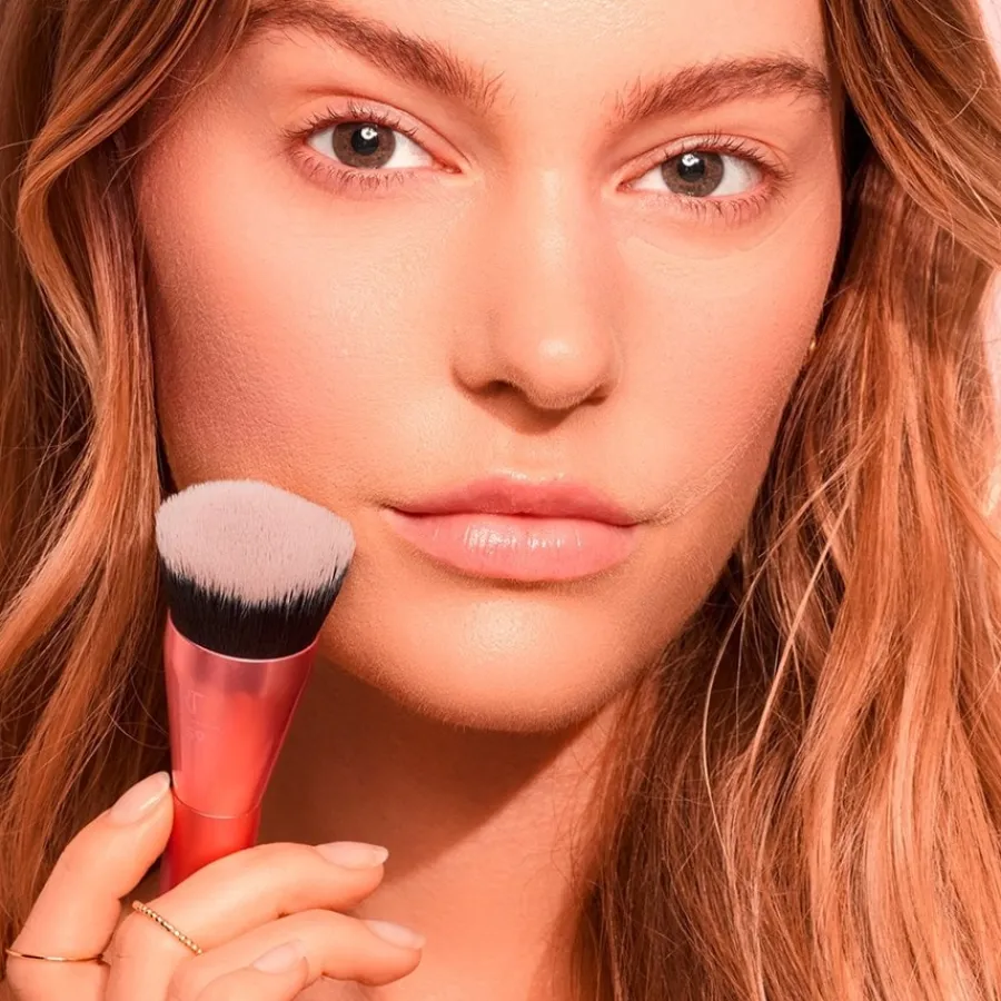 Blush Kwasten^Real Techniques Glow Round Base Brush