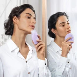 Gezichtsborstels|Gezichtsmassage^Foreo LUNA 4 Gezichtsreiniger en massage voor de gevoelige huid