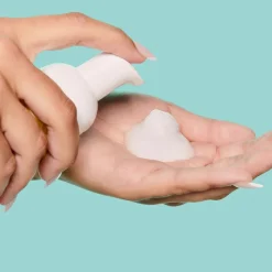 Gezichtstoners|Gezichtspeeling^Benefit Tight 'n Toned - Poriënverfijnende schuimtoner met AHA+PHA