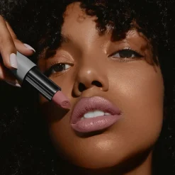 Lippenstift^MÁDARA Velvet Wear Matte Cream Lipstick